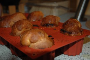 Baked Orange Cakes with Orange Juice