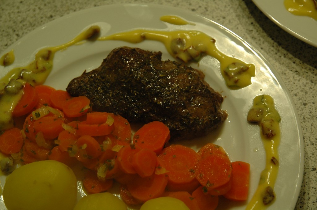 Beefsteak with Caramalized Carrots and Mediterranean Hollondaise