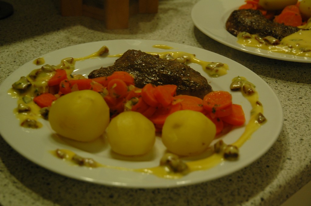 Beefsteak with Caramalized Carrots and Mediterranean Hollondaise
